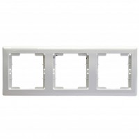Рамка 3-кратная, белая. Рамка 3-кратная, белая.