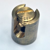 Клема заземления Клема заземления