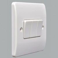 Выключатель 3-клавишный, 86x86 мм, проходной, MK Выключатель 3-клавишный, 86x86 мм, проходной, MK