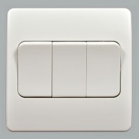 Выключатель 3-клавишный,86x86мм, проходной, MK Выключатель 3-клавишный,86x86мм, проходной, MK