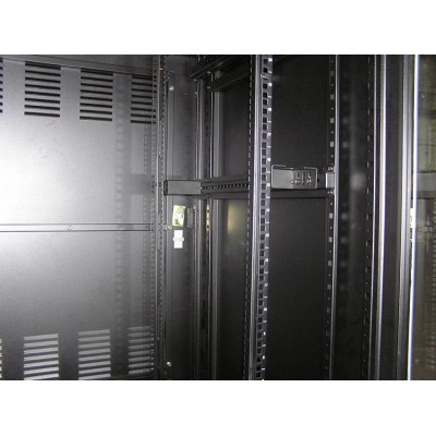 Шафа 24U 800х820, чорна (ніжки, заземлення) MG